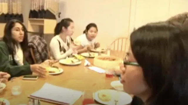 students at a Language Lunch Table for Korean